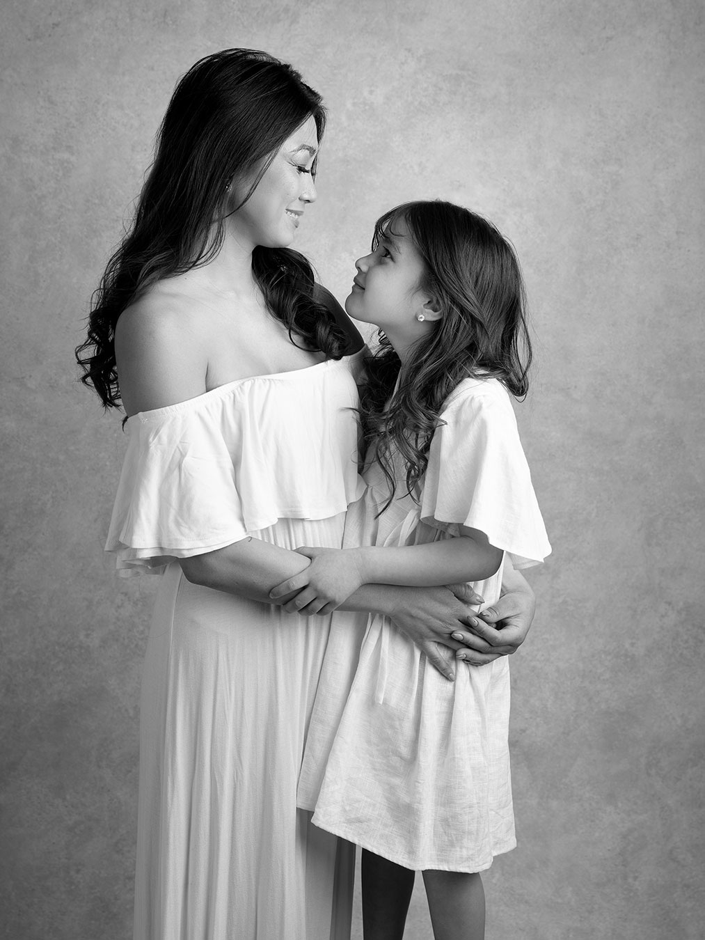 Mamma och dotter fotografering i studion hos Anna Arvidsson i Malmö.