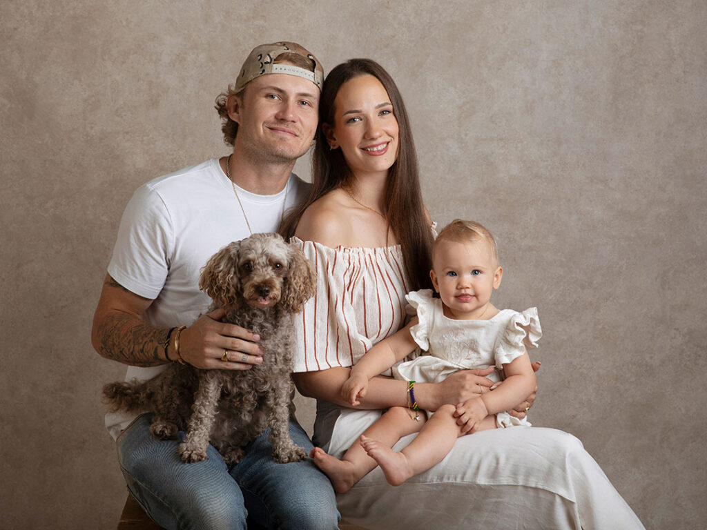 Familj blir fotograferad hos Anna Arvidsson i Skåne.