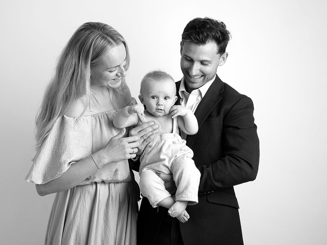 Familj blir fotograferad hos Anna Arvidsson i Skåne.